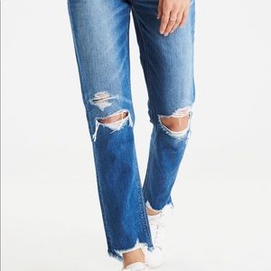 American Eagle Hi-Rise Tomgirl Jeans